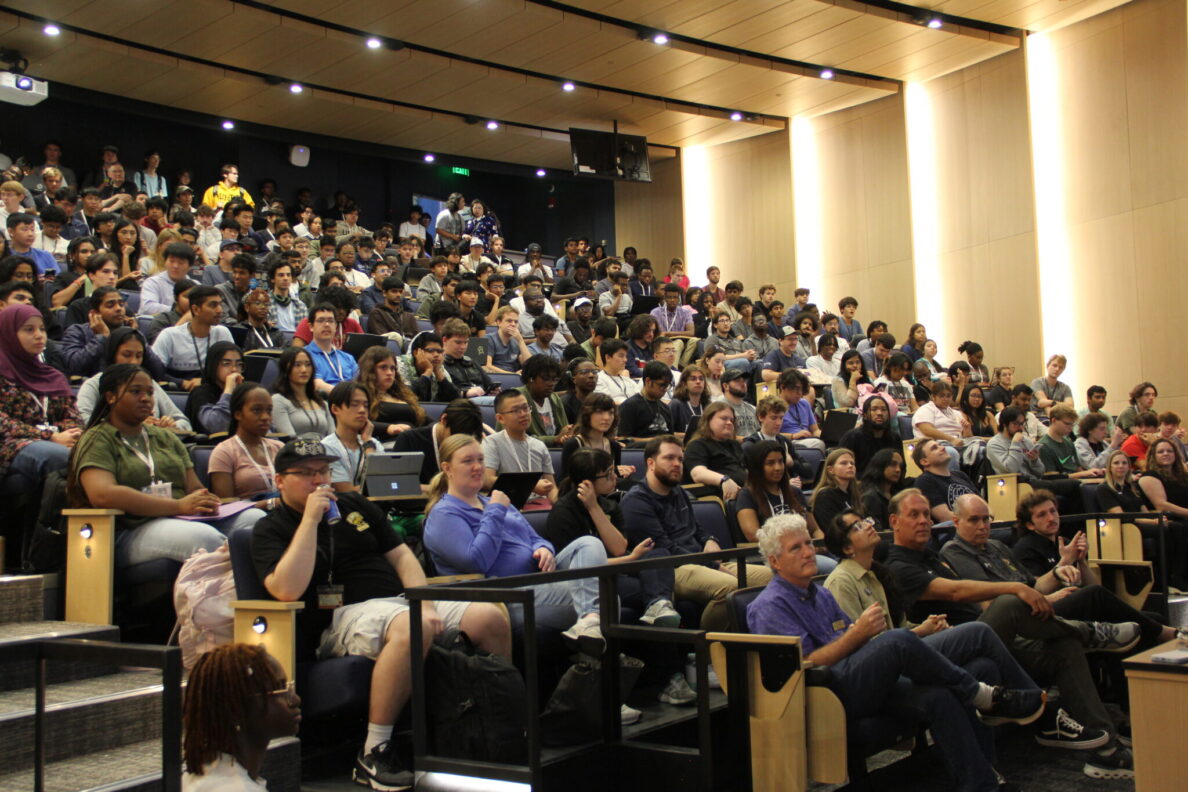 hackUMBC draws hundreds to campus